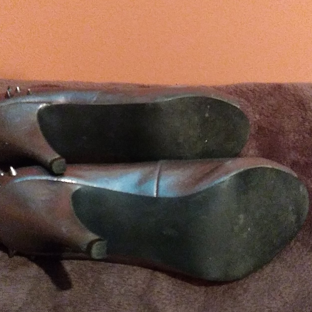 Fergalicous Pumps - Picture 4 of 4